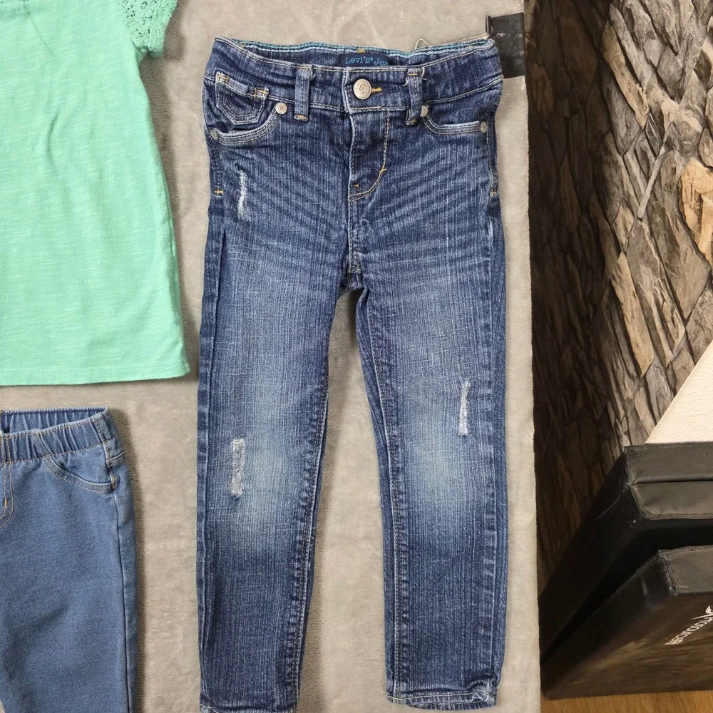 Levis good gently